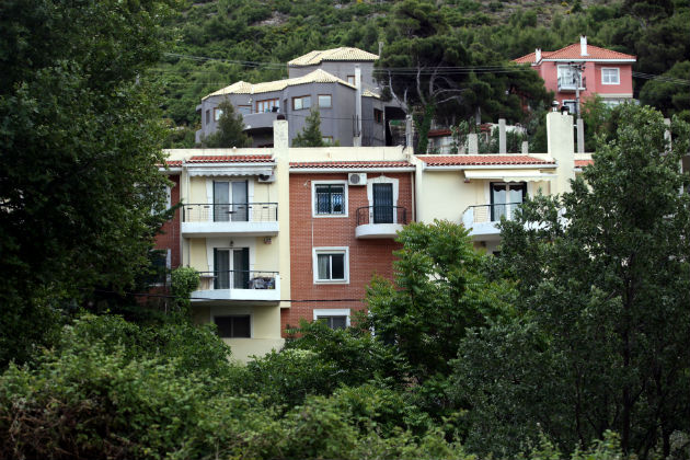 Καρότο και μαστίγιο στα αυθαίρετα
