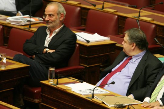 Χούντα είναι, θα περάσει…