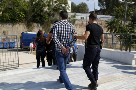 Η εκδοχή του ιατροδικαστή του πατέρα της Άννυ