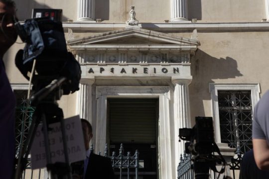 Το παρασκήνιο μιας αιφνίδιας διακοπής
