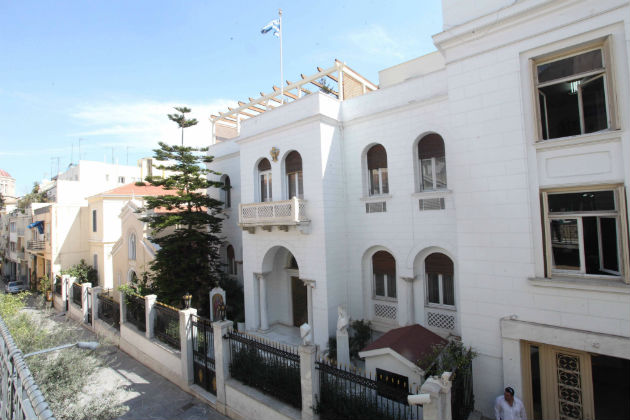 Πολώνει το κλίμα η Αρχιεπισκοπή