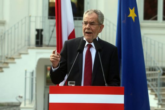 Ακροδεξιές απειλές θανάτου λίγο πριν τις εκλογές