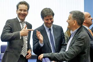 Σε 2 δόσεις τελικά η… υποδόση