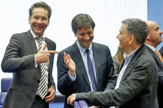 Σε 2 δόσεις τελικά η… υποδόση