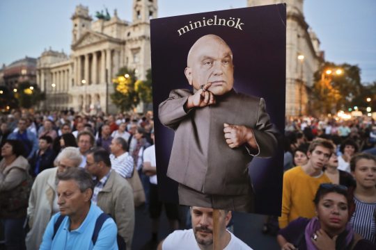 Ουγγαρία: Δημοψήφισμα προς ενίσχυση του ρατσισμού
