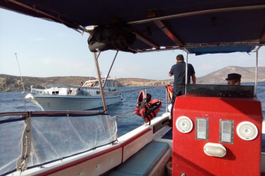 Διάσωση προσφύγων σε Μεθώνη και Μήλο