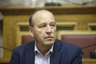 Στήριξη του υπουργείου Εργασίας στον διοικητή του ΟΑΕΕ