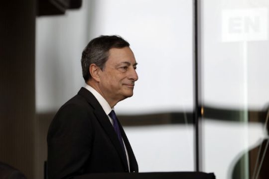 Αμετάβλητα αναμένεται να διατηρήσει τα επιτόκια η ΕΚΤ