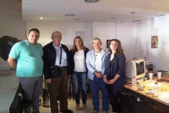 Δώρισε όλο τον ιατρικό εξοπλισμό του σε ΚΑΠΗ