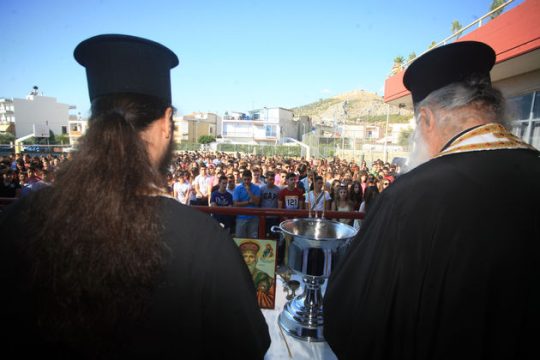Εγκόσμια γνώση ή κατήχηση;