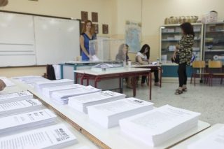 Νέα κόντρα κυβέρνησης-Ν.Δ. έφερε το γκάλοπ της «Αυγής»