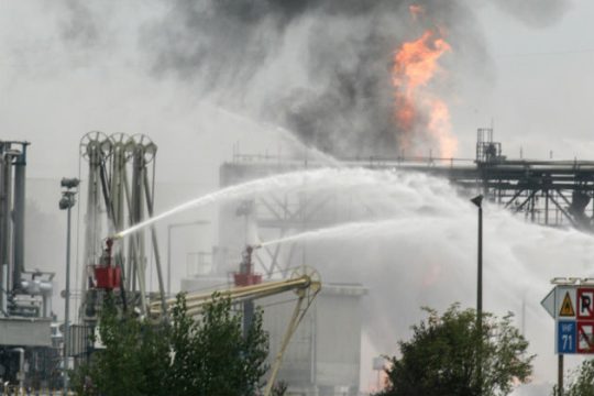 Νεκροί και τραυματίες από έκρηξη σε εργοστάσιο της Γερμανίας
