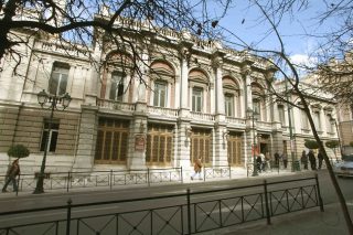 Το Εθνικό Θέατρο, οι ανασφάλιστοι και το πρόστιμο