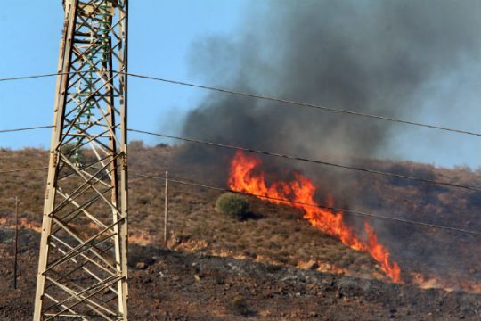 Πυρκαγιά στο Πικέρμι κοντά σε κατοικημένη περιοχή