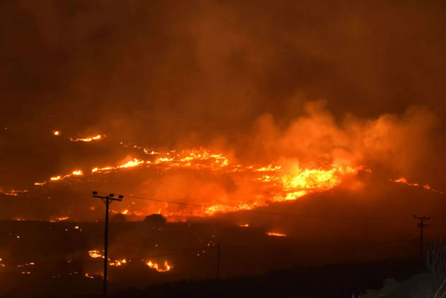 Υπό έλεγχο η πυρκαγιά στη Σύρο