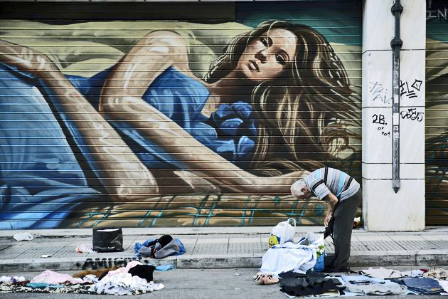 Τα μνημόνια μείωσαν τον πληθυσμό και το βιοτικό επίπεδο