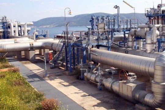 Η ώρα των υπογραφών για τη μεταβίβαση του ΔΕΣΦΑ