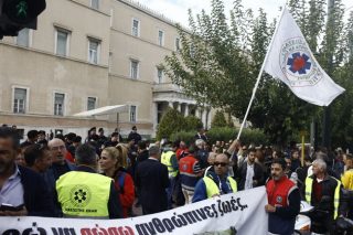 Οι τροπολογίες στη Βουλή, οι εργαζόμενοι στους δρόμους