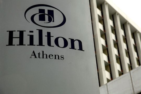 Έκλεισε η συμφωνία πώλησης του Hilton από την Alpha Bank