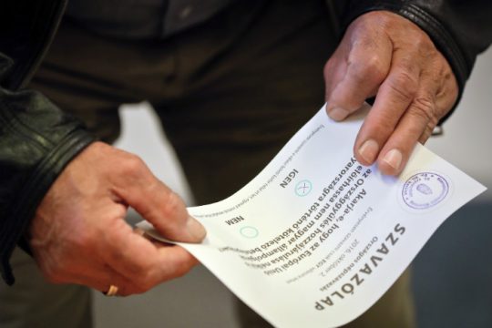 «Εντυπωσιακό» αποτέλεσμα στο… άκυρο δημοψήφισμα