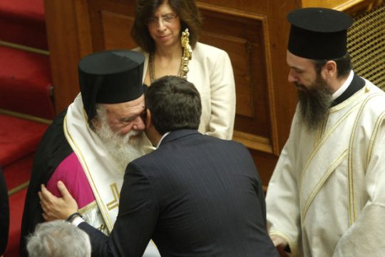 Αγιασμός με πολλά ιερά «καρφιά»