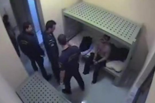 Ένοχοι για ολίγον βασανισμό