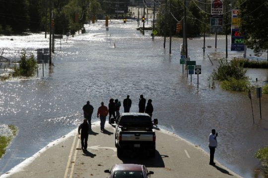 Χιλιάδες εγκλωβισμένοι στη Β. Καρολίνα εξαιτίας του Μάθιου