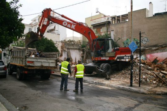 Κατεδάφιση επικίνδυνων ακινήτων στην Παλαιά Κοκκινιά