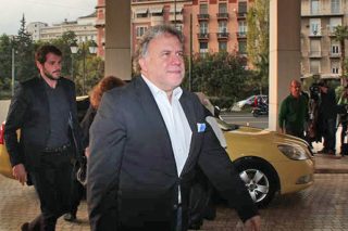 Μπροστά στους δανειστές ξέχασαν τις υπογραφές…