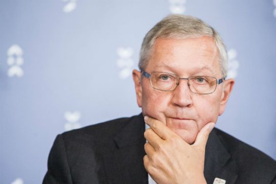 Εκταμίευση των 2,8 δισ. ευρώ και εύσημα από τον ESM