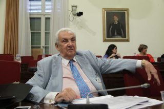 Κοντομηνάς σε… νέους μπελάδες