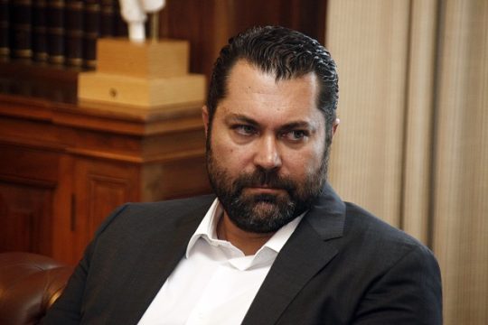 Ποιος κυβερνά αυτόν τον τόπο;