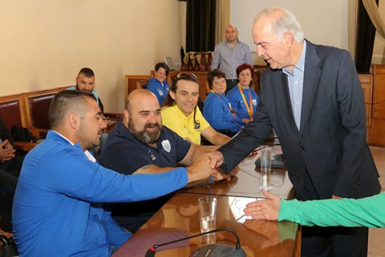Καλύτερη μια ράμπα ΑΜΕΑ από τα βραβεία…