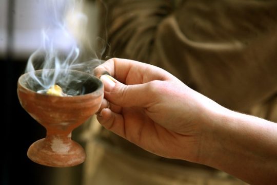 Εκκοσμικευμένοι και αλιβάνιστοι