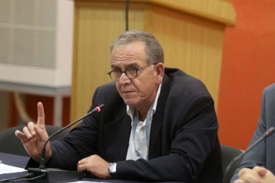 Προειδοποιήσεις Μουζάλα για κίνδυνο «παγώματος» μετεγκαταστάσεων