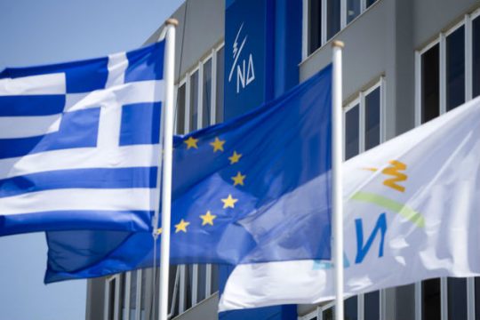 Και απόρριψη και απαξίωση