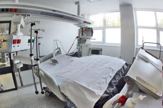 Νεκροτομές εκτός ωραρίου και με «φακελάκι» 300-500 ευρώ