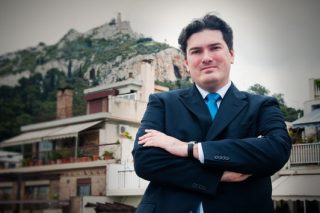 Μετά τον Ντεκότ, ποιος;