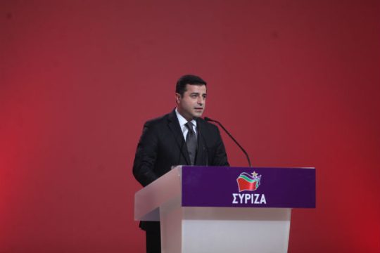 Τα μηνύματα Ντεμιρτάς, Λοράν και Πιτέλα στο συνέδριο ΣΥΡΙΖΑ