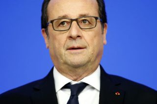Ο Ολάντ… ονειρεύεται να γίνει ο νέος Μιτεράν