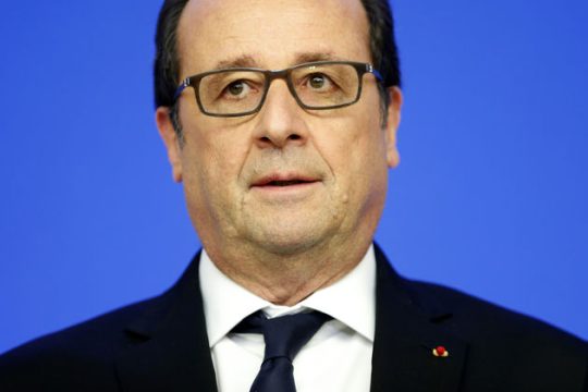 Ο Ολάντ… ονειρεύεται να γίνει ο νέος Μιτεράν