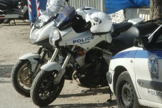 Έγιναν αστυνομικοί… παρανομώντας!