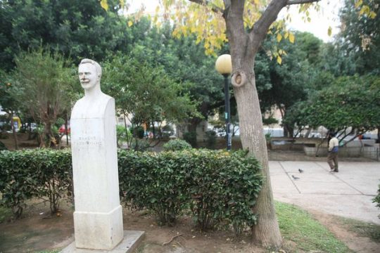 Απαγχονισμός στην πλατεία Κλαυθμώνος