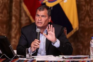 «Φίμωση» διά χειρός Ραφαέλ Κορέα, για χάρη των ΗΠΑ