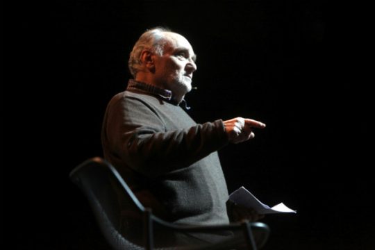 Μα γιατί γελάω με τη φιλοσοφία του Στέλιου Ράμφου;