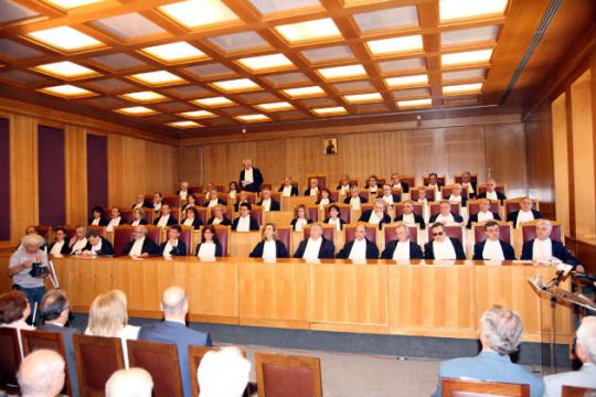 Αυτοεξαίρεση μεν βαριές καταγγελίες δε