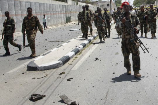 Επίθεση παγιδευμένου αυτοκινήτου σε εστιατόριο της Σομαλίας