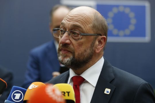 Συμμαχίες για διευθέτηση του ελληνικού χρέους εντός του 2016
