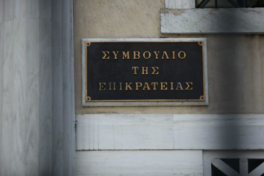 Σε αναβρασμό κυβέρνηση, αντιπολίτευση και καναλάρχες