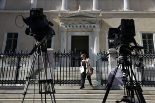 Απορρίφθηκαν οι προσφυγές για τις τηλεοπτικές άδειες